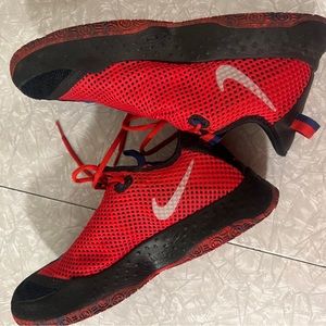 Men’s size 11.5 Nike Navy & Red Trainers